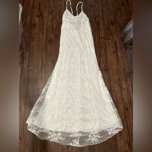 Elegant White Lace Dress